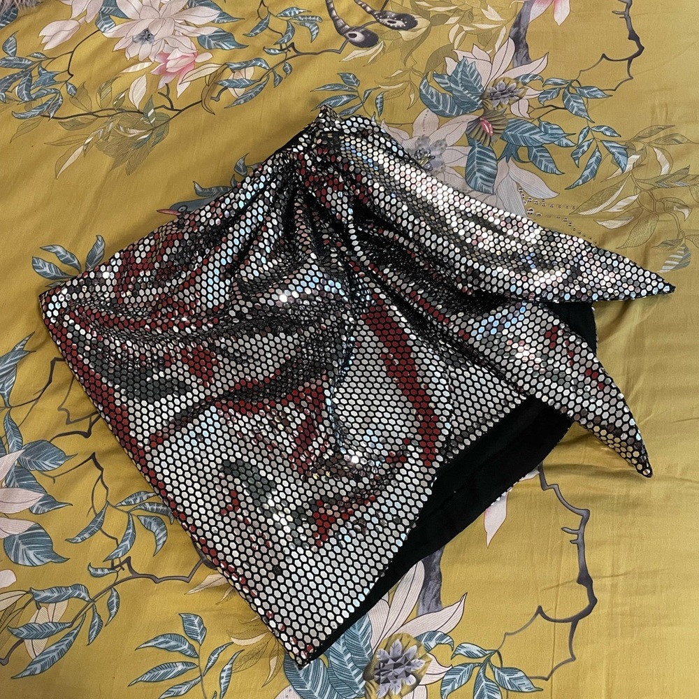 ZARA sparkly skirt ⭐️ super cute for a night out